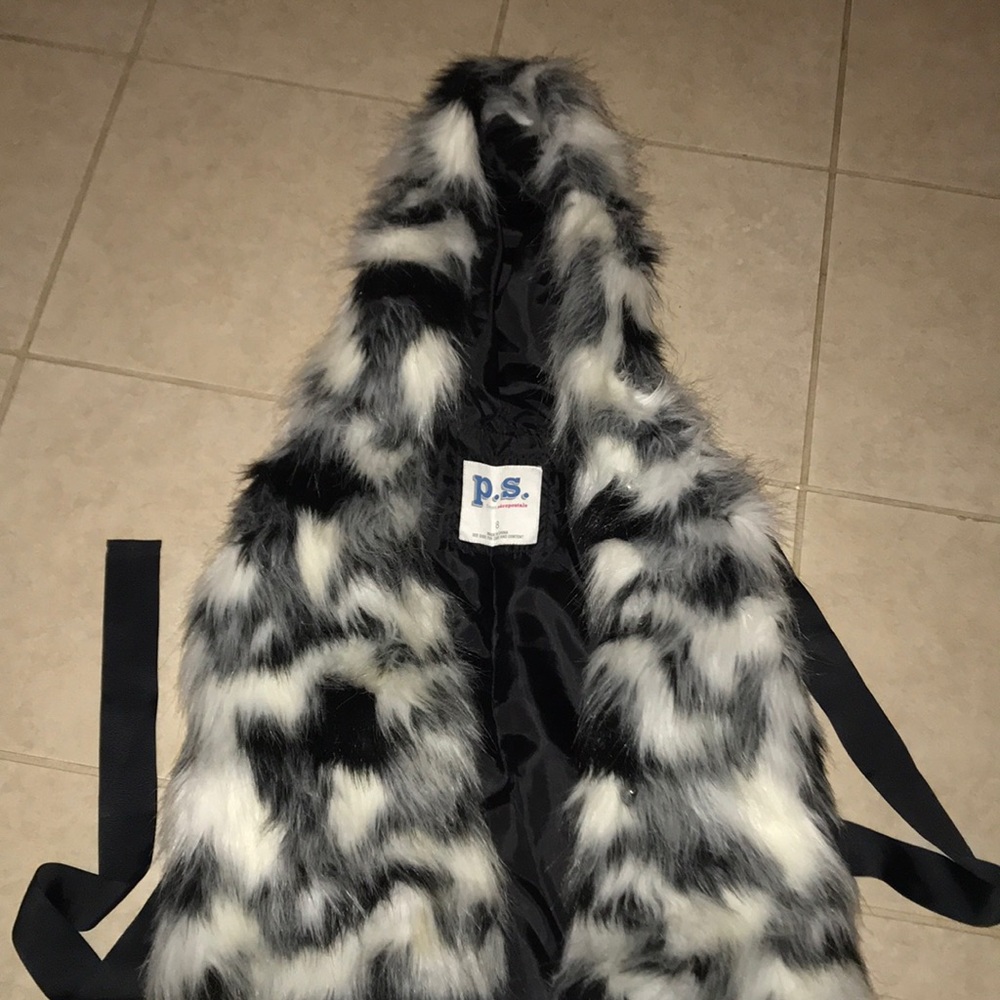 Girls fluffy jacket